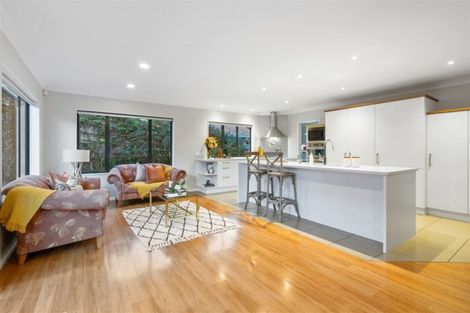 Photo of property in 15 Sandalwood Place, Somerville, Auckland, 2014