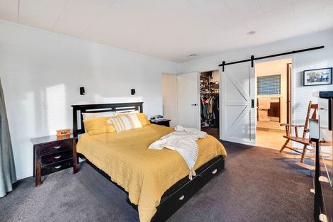 Photo of property in 231 Kaipara Road, Papakura, 2582