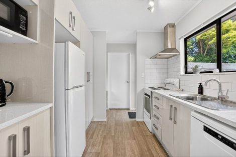 Photo of property in 8 Wirihana Road, Titirangi, Auckland, 0604