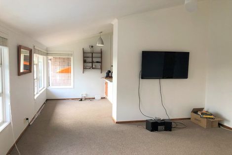 Photo of property in 3/50 Old Lake Road, Narrow Neck, Auckland, 0624