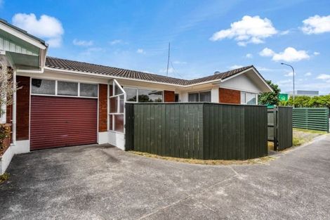 Photo of property in 1/344 Lake Road, Hauraki, Auckland, 0622