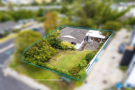 Photo of property in 1 Cedar Heights Avenue, Massey, Auckland, 0614