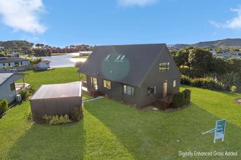 Photo of property in 135 Harbour Drive, Matarangi, Whitianga, 3592