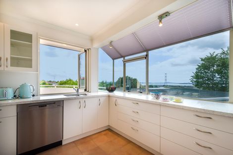 Photo of property in 1/213 Te Atatu Road, Te Atatu South, Auckland, 0610