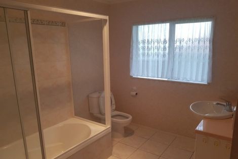 Photo of property in 33 Martin Jugum Lane, Ranui, Auckland, 0612