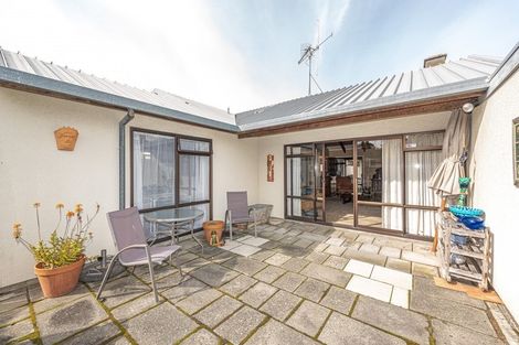 Photo of property in 3 Collier Place, Saint Johns Hill, Whanganui, 4501