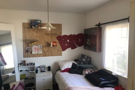 Photo of property in 1 Linwood Way, Island Bay, Wellington, 6023