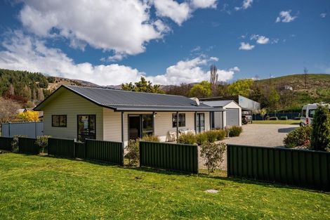 Photo of property in 135 Main Road, Luggate, Cromwell, 9383