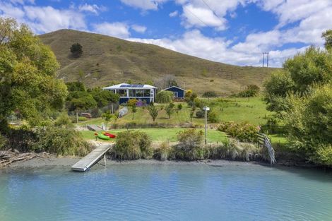 Photo of property in 128 Tauwhareparae Road, Tolaga Bay, 4077