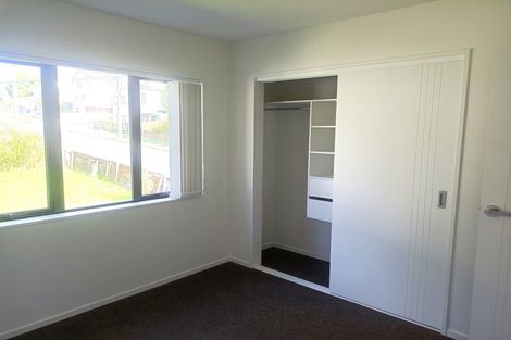 Photo of property in 27 Sheridan Drive, New Lynn, Auckland, 0600