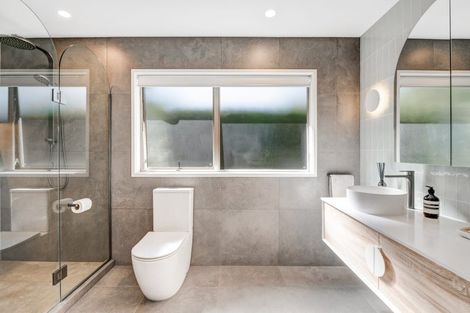 Photo of property in 18 Glengarry Avenue, Manly, Whangaparaoa, 0930