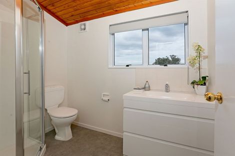 Photo of property in 2/37 Rhinevale Close, Henderson, Auckland, 0612