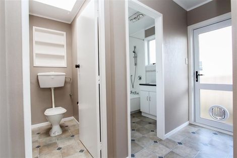 Photo of property in 2 Norfolk Place, Pukete, Hamilton, 3200