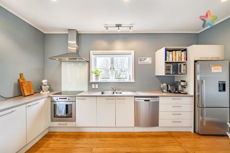 Photo of property in 69 Waiwhetu Road, Waterloo, Lower Hutt, 5011