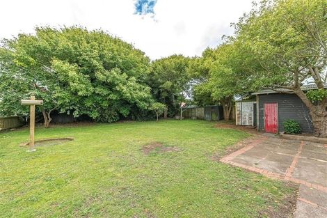 Photo of property in 10 Selwyn Crescent, College Estate, Whanganui, 4500