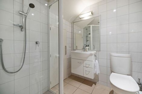 Photo of property in Arno Apartment, 9/8 Mckerrow Place, Sunshine Bay, Queenstown, 9300