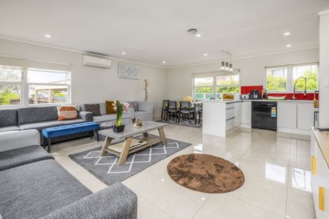 Photo of property in 1/55 Ennis Avenue, Pakuranga Heights, Auckland, 2010