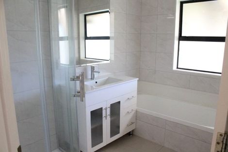 Photo of property in 2/6 Cherry Road, Bucklands Beach, Auckland, 2014