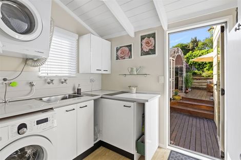 Photo of property in 673 East Coast Road, Browns Bay, Auckland, 0630