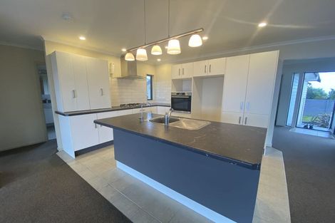Photo of property in 1446 Whangaparaoa Road, Army Bay, Whangaparaoa, 0930