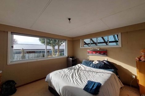 Photo of property in 15 Manu Crescent, Upper Vogeltown, New Plymouth, 4310