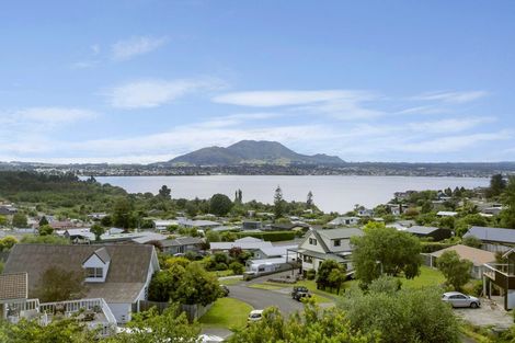 Photo of property in 33 Shera Street, Acacia Bay, Taupo, 3330