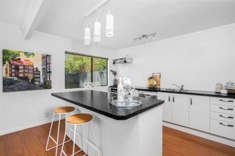 Photo of property in 2/327 Bucklands Beach Road, Bucklands Beach, Auckland, 2012