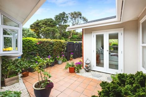 Photo of property in 7 Oak Avenue, Paremata, Porirua, 5024