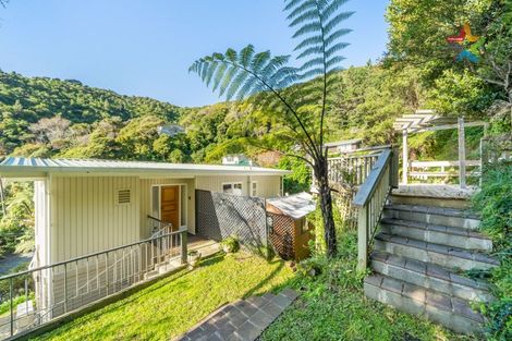 Photo of property in 42a Nikau Street, Eastbourne, Lower Hutt, 5013
