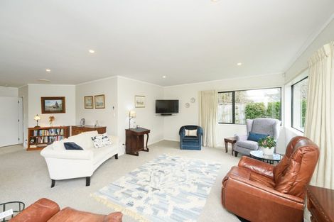 Photo of property in 4 Mckenzie Court, Terrace End, Palmerston North, 4410