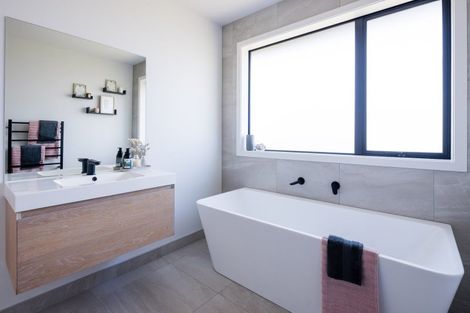 Photo of property in 49 Mike Smith Drive, Cambridge, 3434