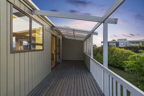 Photo of property in 3/28 Beach Road, Castor Bay, Auckland, 0620