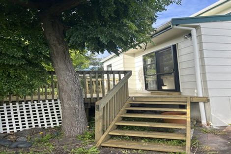 Photo of property in 2/21 Tiri Tiri Road, Birkdale, Auckland, 0626