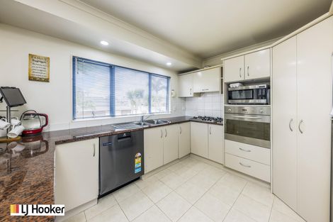 Photo of property in 200 Hill Road, The Gardens, Auckland, 2105