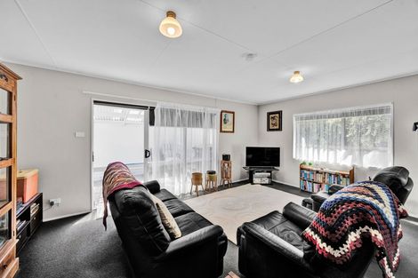 Photo of property in 33 Herekawe Drive, Spotswood, New Plymouth, 4310