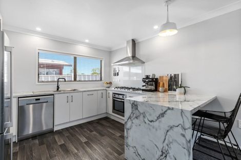 Photo of property in 24 Lachlan Drive, Dinsdale, Hamilton, 3204