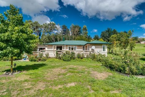 Photo of property in 69 Tiffen Lane, Waipawa, 4210