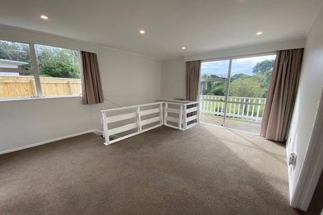 Photo of property in 3b Peckham Grove, Tawa, Wellington, 5028