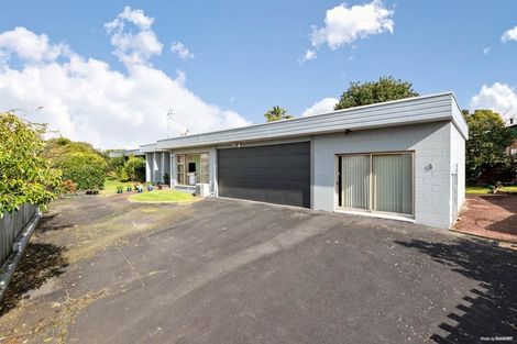 Photo of property in 63 Ray Small Drive, Pahurehure, Papakura, 2113