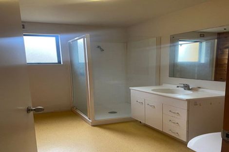 Photo of property in 3/125 Carrington Road, Point Chevalier, Auckland, 1025