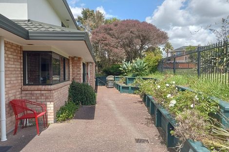 Photo of property in 9 San Fernando Way, Henderson, Auckland, 0612