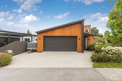 Photo of property in 20 Adamson Drive, Arrowtown, 9302