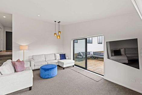 Photo of property in 14 Rauta Way, Helensville, 0800