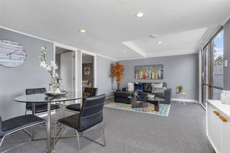 Photo of property in 46 Glen Marine Parade, Glendene, Auckland, 0602