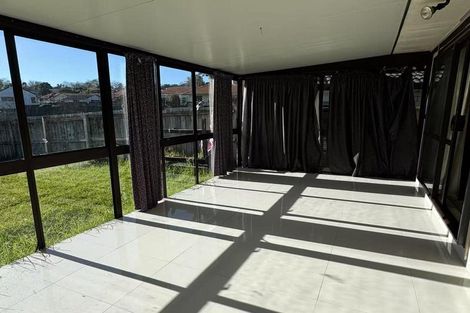 Photo of property in 16 Mirrabooka Avenue, Botany Downs, Auckland, 2010