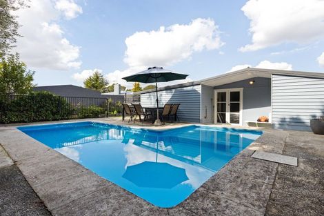 Photo of property in 14 Manapouri Place, Glenview, Hamilton, 3206