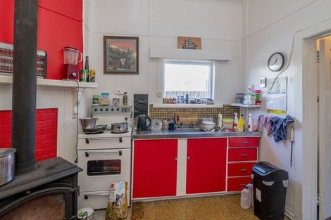 Photo of property in 16 Stout Street, Shannon, 4821