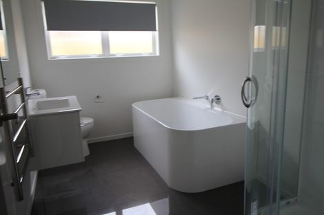 Photo of property in 13 Sutherland Crescent, Westbrook, Palmerston North, 4412