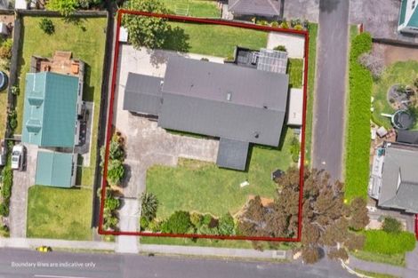 Photo of property in 27 Clarks Beach Road, Clarks Beach, 2122