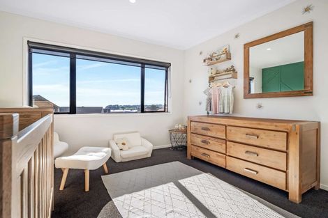 Photo of property in 3 Seafarer Crescent, Stanmore Bay, Whangaparaoa, 0932